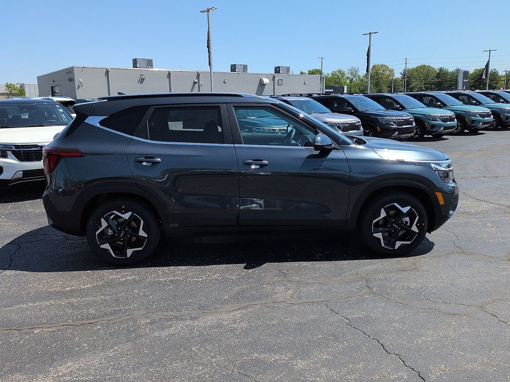 New 2026 Gravity Gray Kia EX image 2