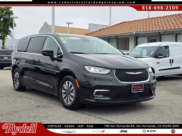 2023 Chrysler Pacifica Hybrid Touring L