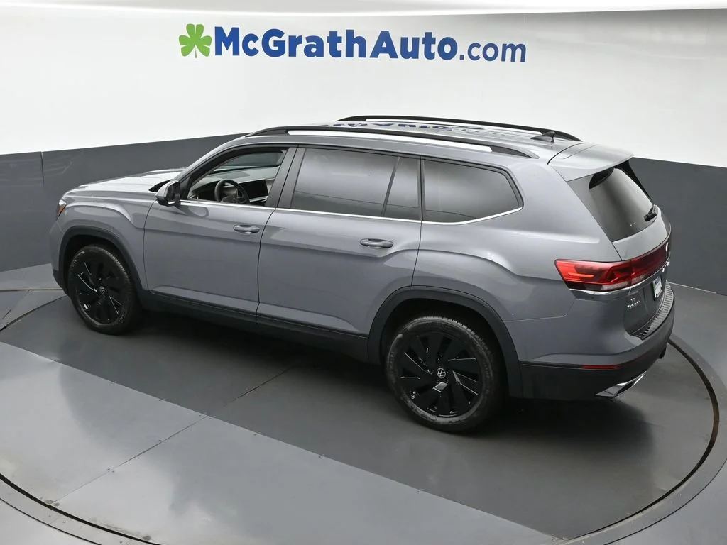 Used 2026  Volkswagen 2.0T SE w/Technology image 31
