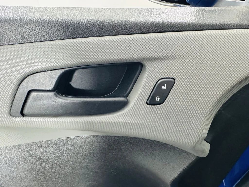 Used 2018 Blue Chevrolet LS image 7