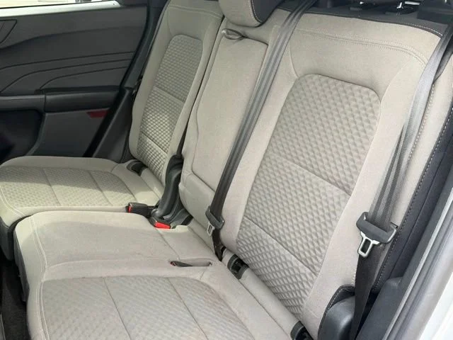 Used 2022 Silver Ford SE image 29