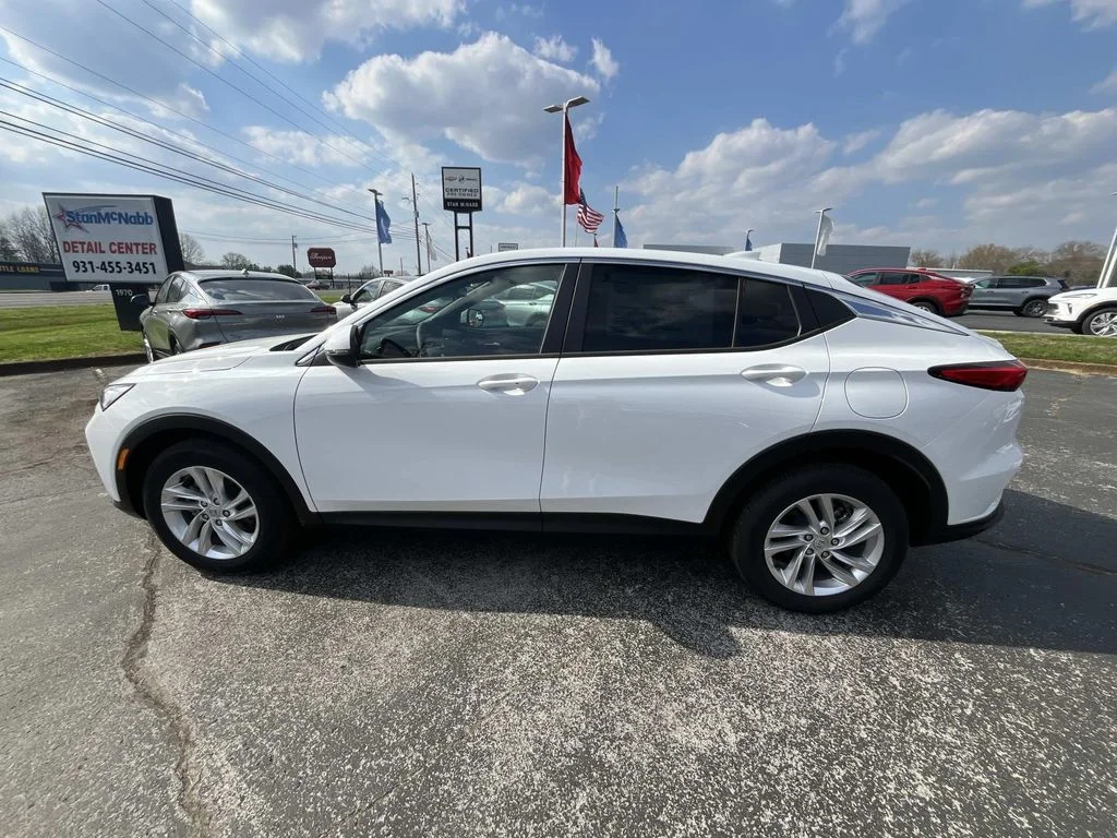 New 2026 Summit White Buick Preferred image 4