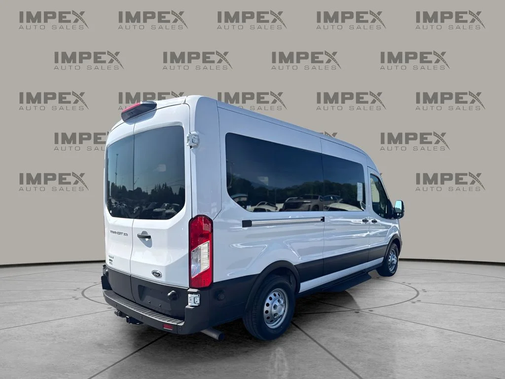 Used 2024 White Ford XL image 5