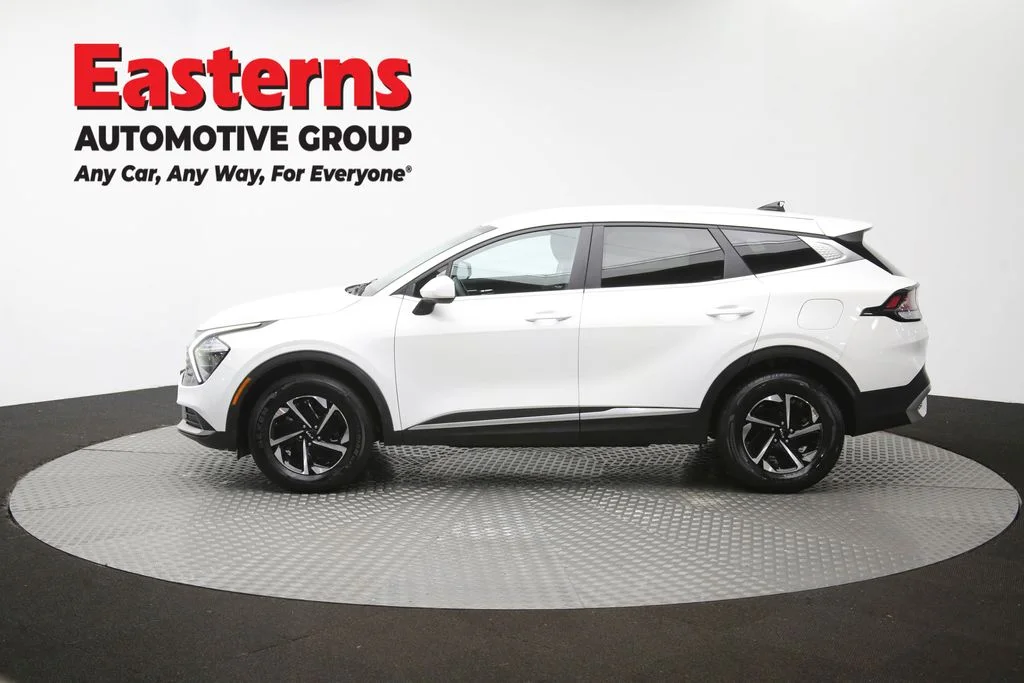 Used 2023 White Kia LX image 59