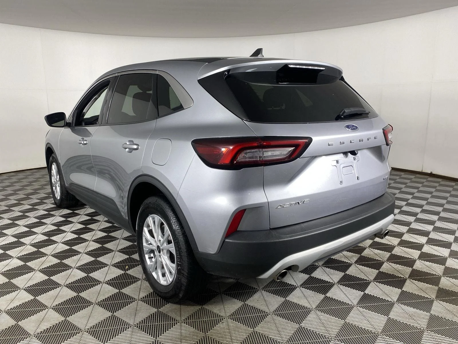 Used 2023 Iconic Silver Ford Active image 8