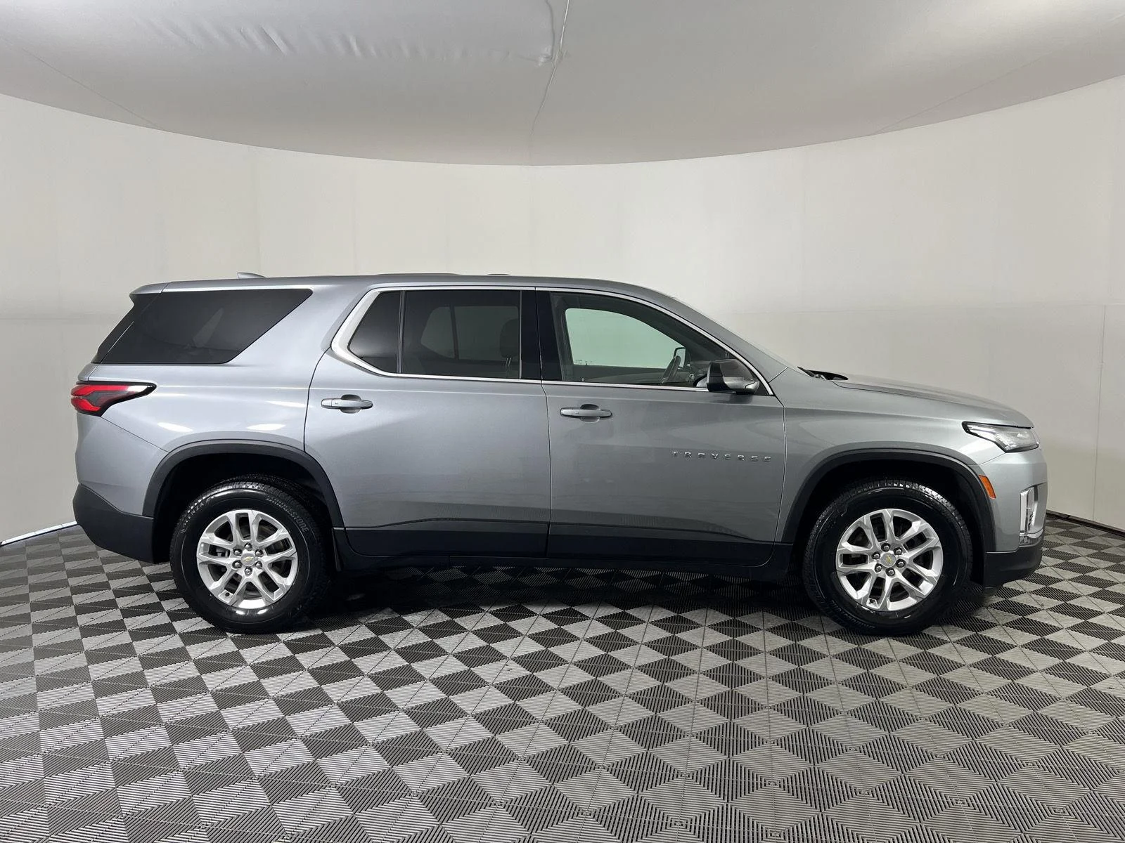 Used 2023 STERLING GRAY METALLIC Chevrolet LS image 23