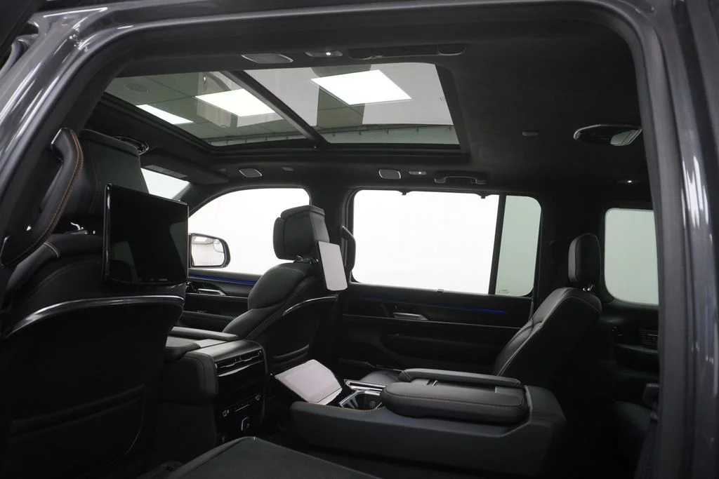 Certified Used 2025 Gray Jeep Series III Obsidian image 22