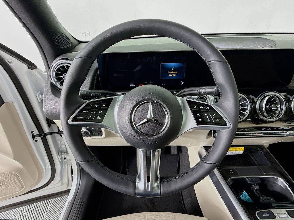 New 2026 Polar White Mercedes-Benz GLB 250 image 12