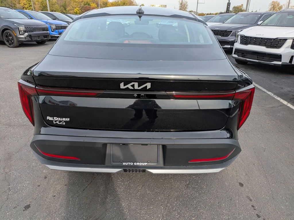 New 2027 Aurora Black Kia LXS image 33