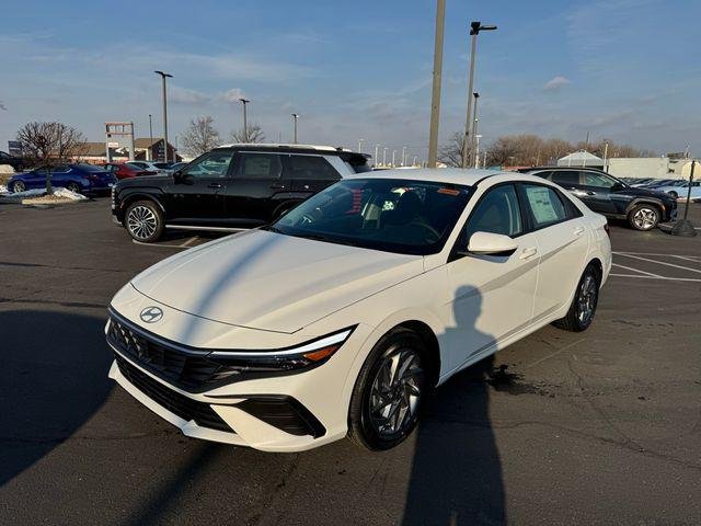 New 2026 White Hyundai Blue image 3