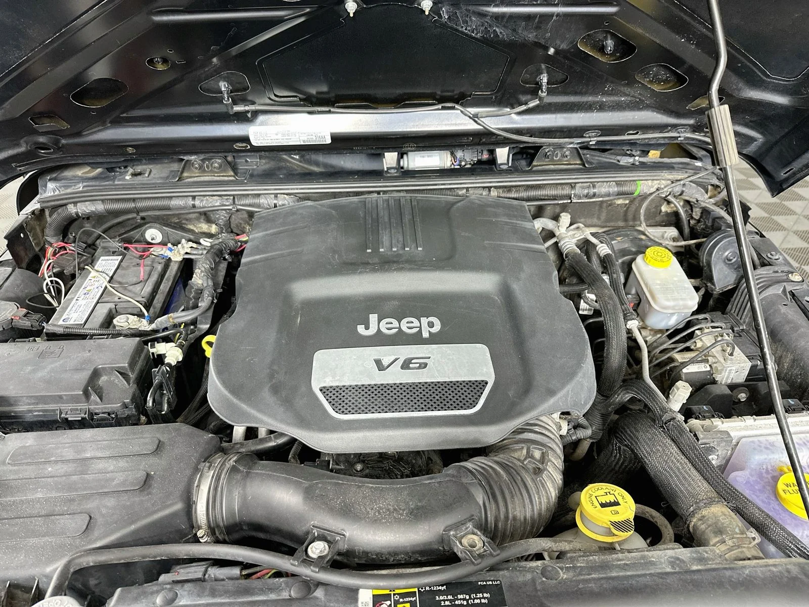 Used 2018 Black Clearcoat Jeep Sport image 25