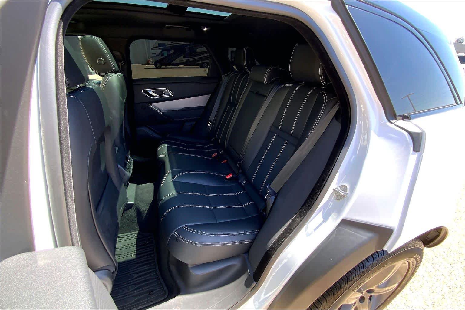 Used 2023 Fuji White Land Rover R-Dynamic S image 40