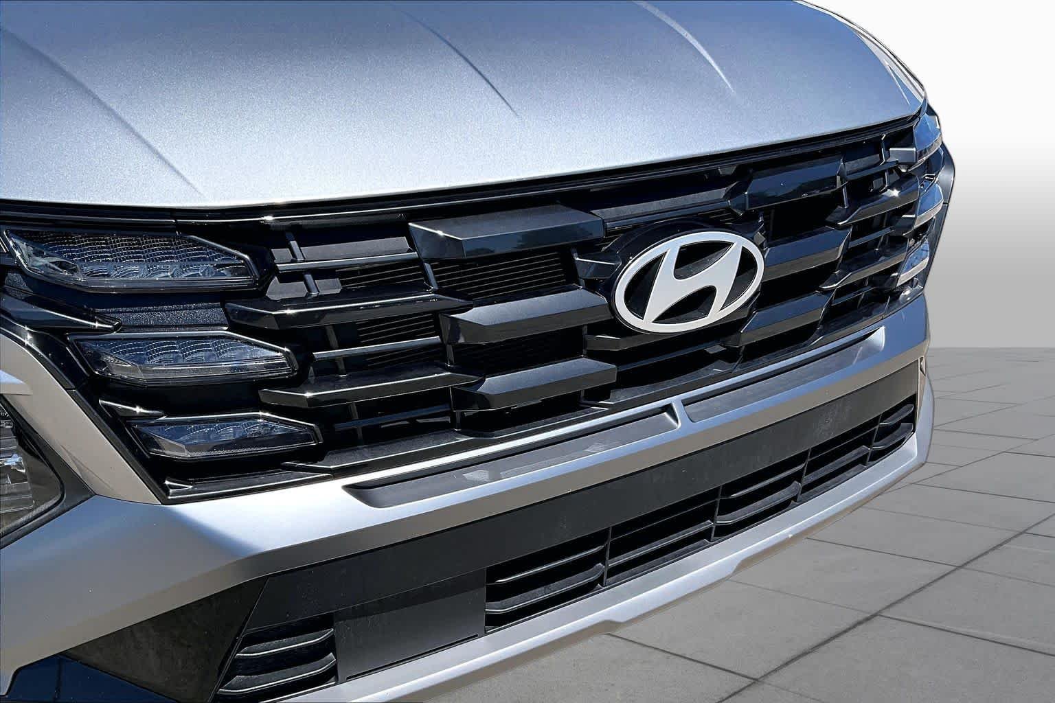 Used 2026 Shimmering Silver Hyundai SEL image 27