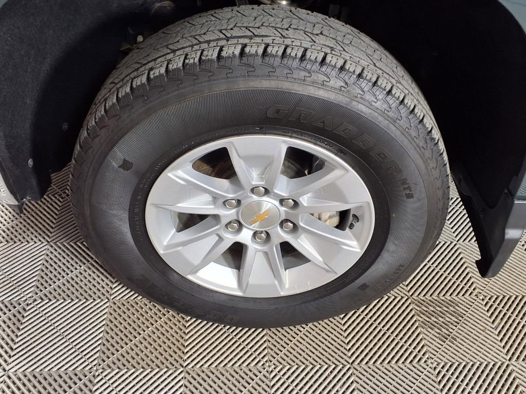 Used 2025 Cypress Gray Chevrolet LT image 8