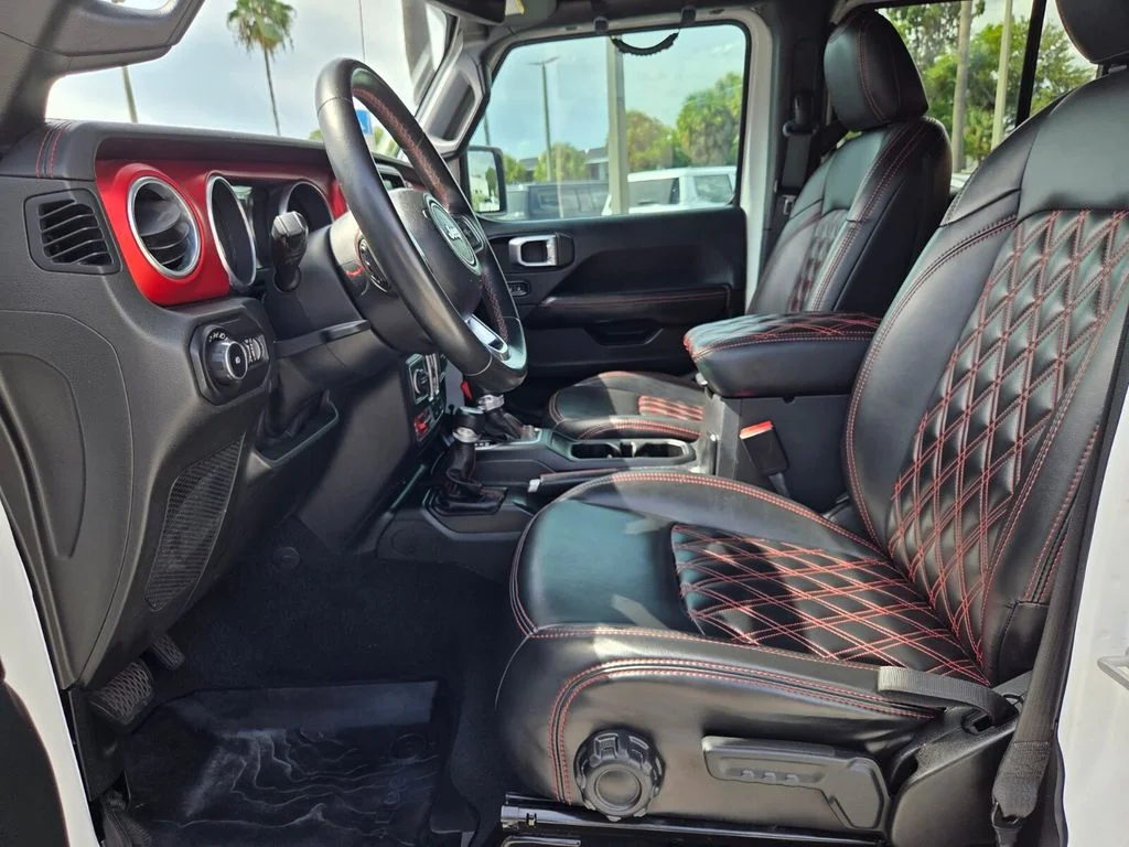 Used 2018 White Jeep Unlimited Rubicon image 16