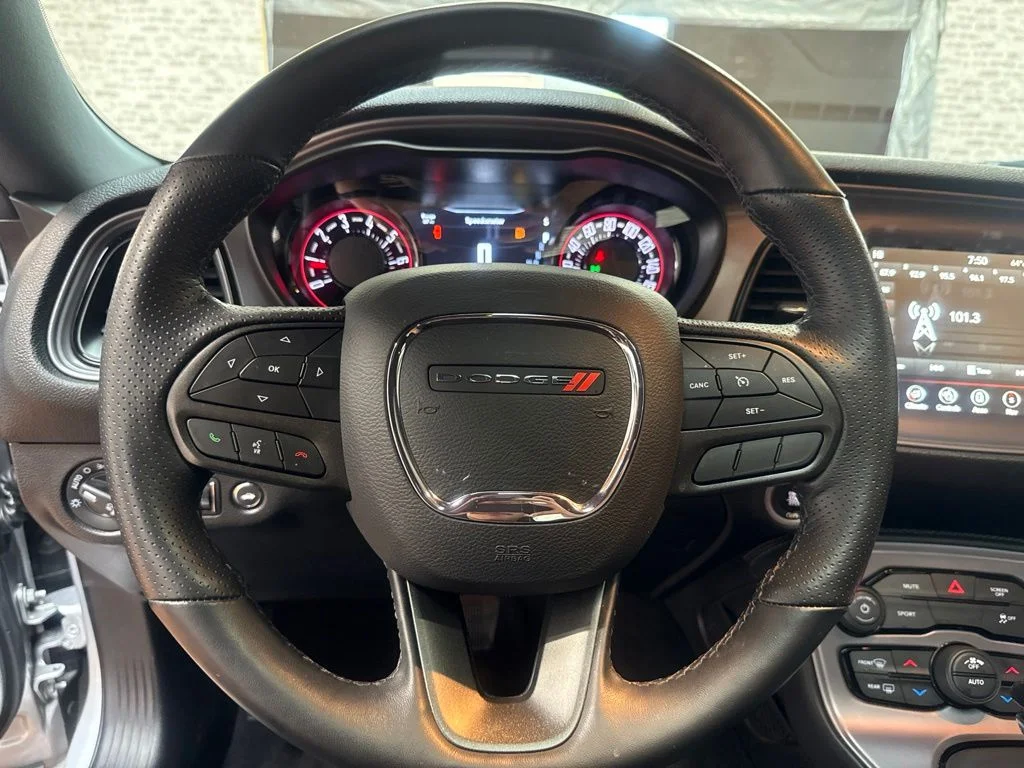 Used 2023 Triple Nickel Clearcoat Dodge SXT image 16