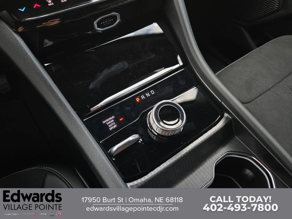 New 2026 Baltic Gray Metallic Clear-Coat Exterior Paint Jeep Laredo Altitude image 23