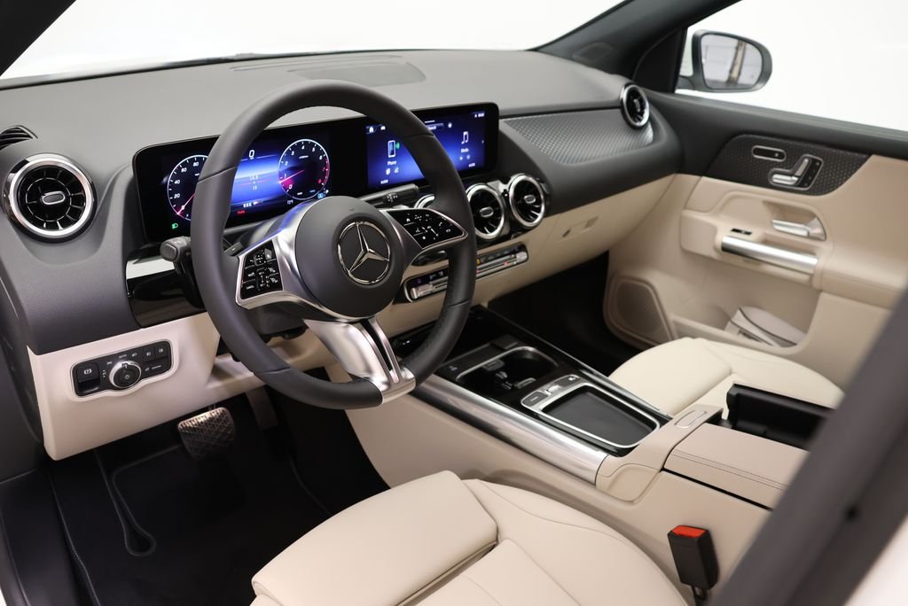 Used 2026 Polar White Mercedes-Benz GLA 250 image 36