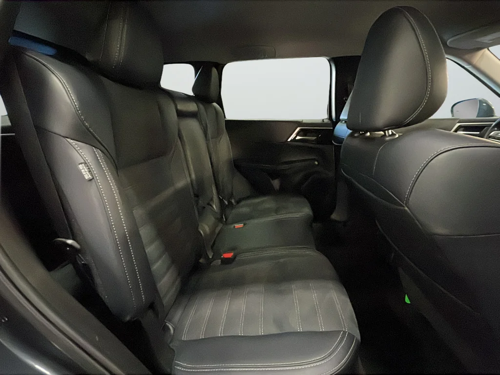 Used 2024 Gray Mitsubishi SE image 25
