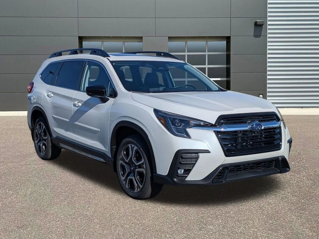 New 2026 CRYSTAL WHITE PEARL Subaru Limited 7-Passenger image 3