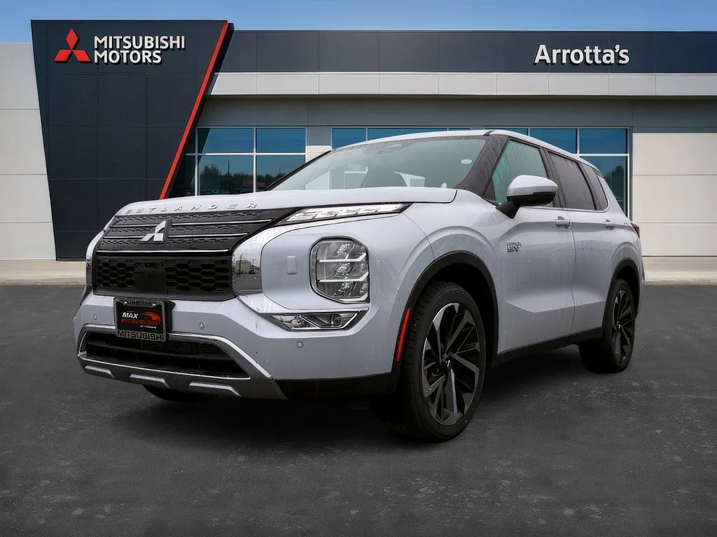 New 2025 White Diamond Mitsubishi SE image 34