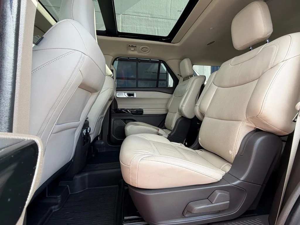 Used 2023 Red Ford Platinum image 23