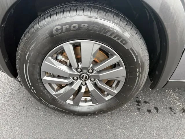 Used 2025 Gray Nissan SV image 11