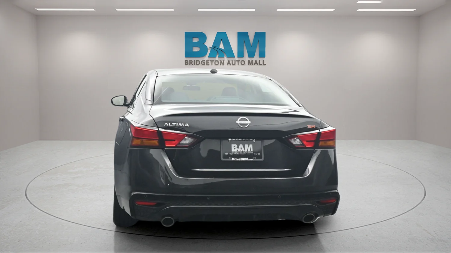Used 2025 Black Nissan SR image 5