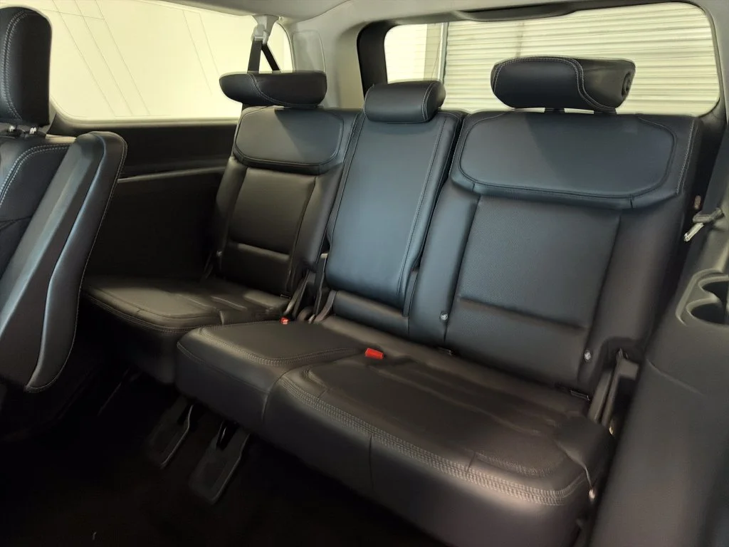 New 2027 Agate Black Metallic Ford MAX Platinum image 15