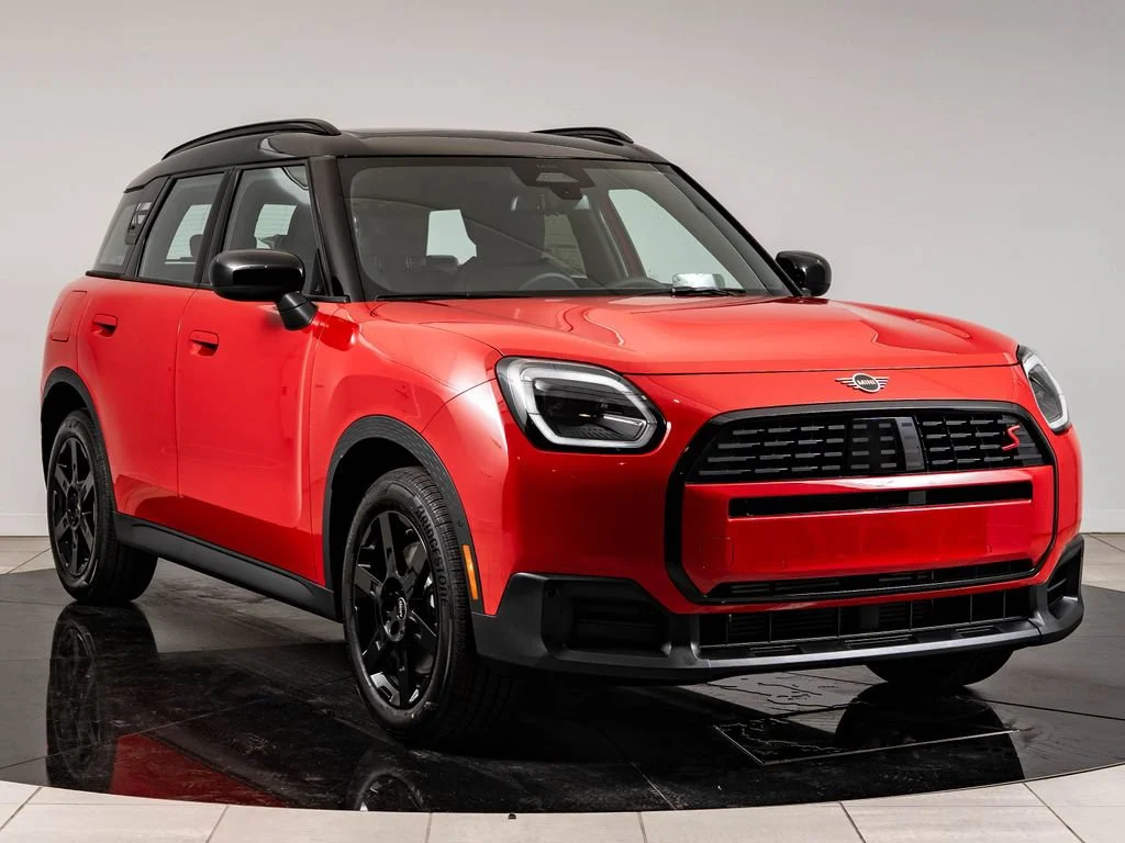 New 2027 Chili Red MINI Signature Plus image 12