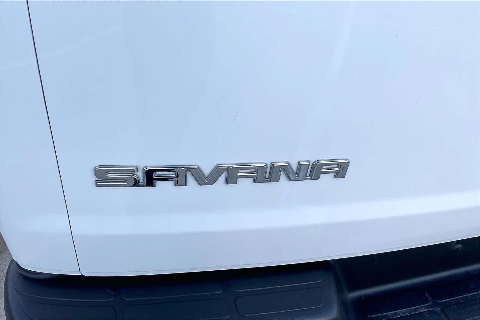 2025 GMC Savana Cargo Work Van - Photo 29