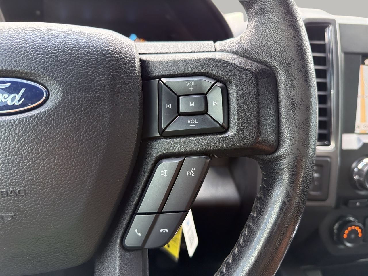 Used 2018 Shadow Black Ford XLT image 29