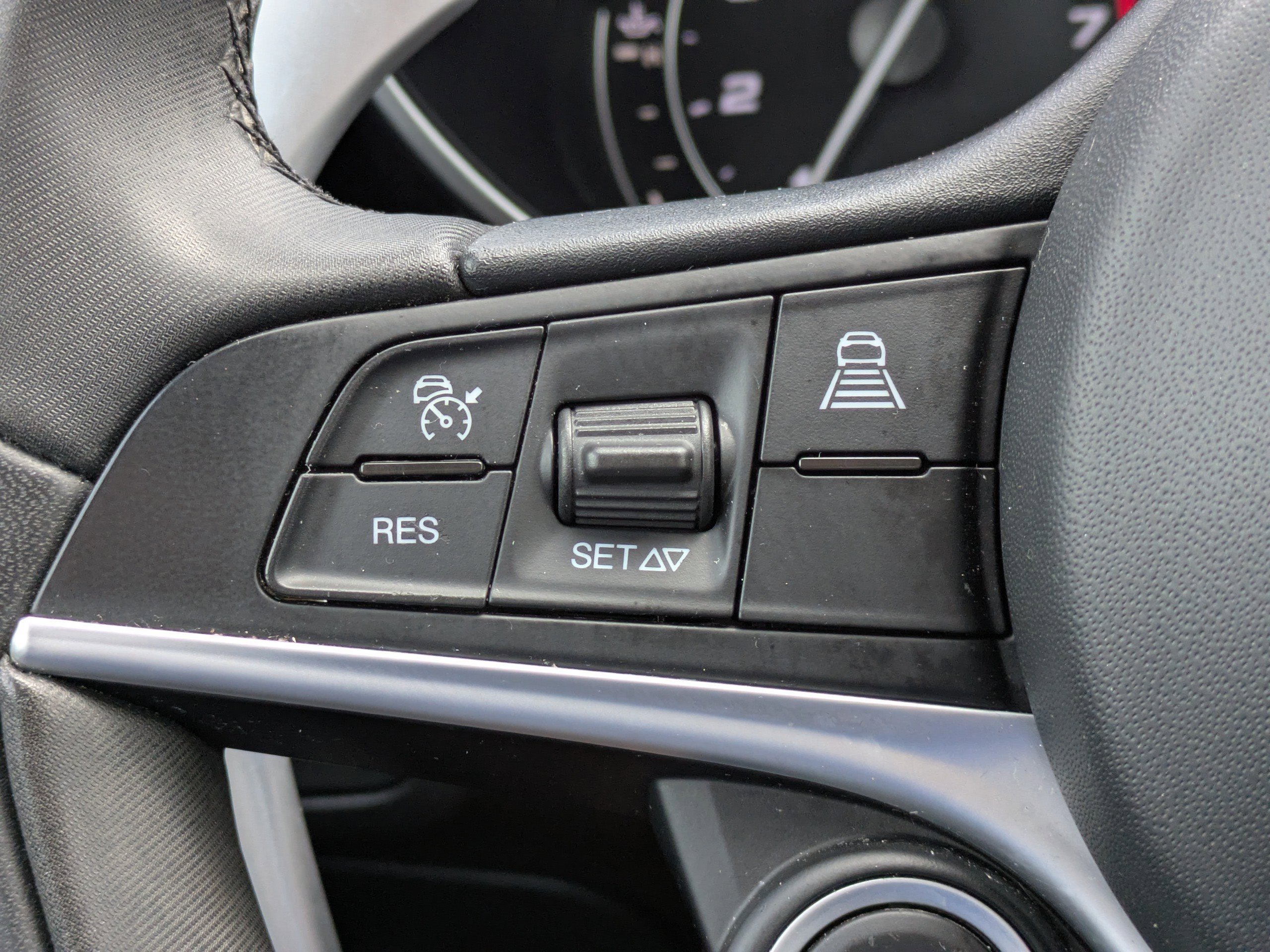 Used 2018 Alfa Rosso Alfa Romeo TI SPORT image 25