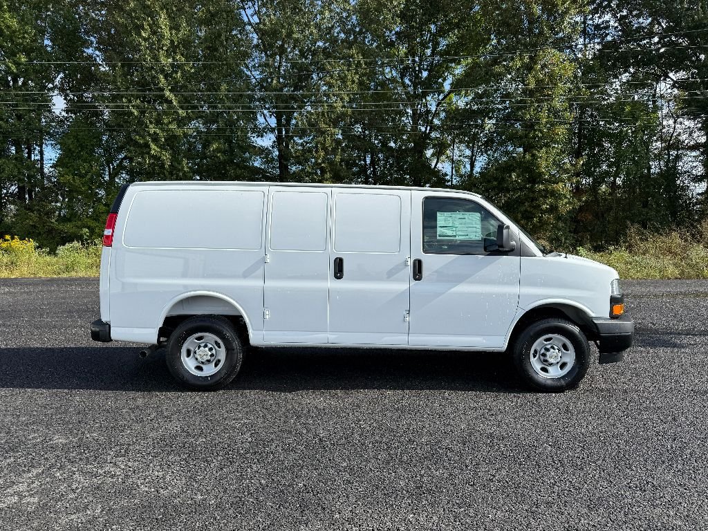 2025 Chevrolet Express Cargo Work Van - Photo 12