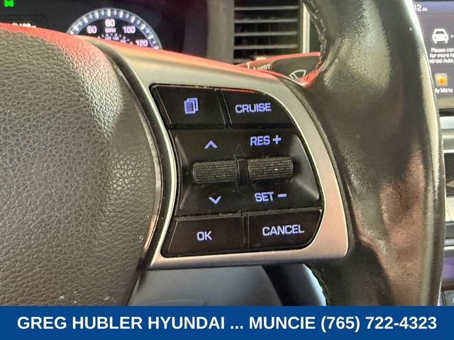 Used 2019 Silver Hyundai SE image 14