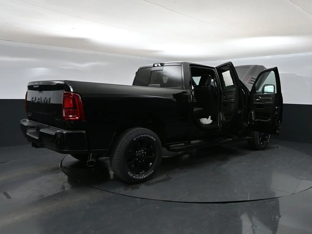 New 2026 Diamond Black Crystal Pearl-Coat Exterior Paint RAM Laramie image 44