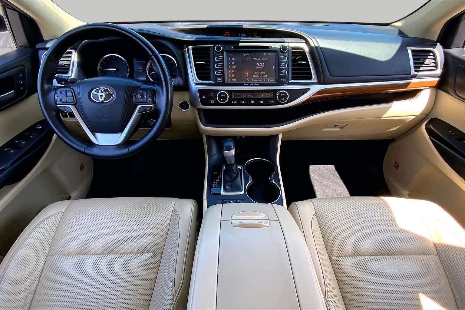 Used 2019 Blizzard Pearl Toyota Limited image 16