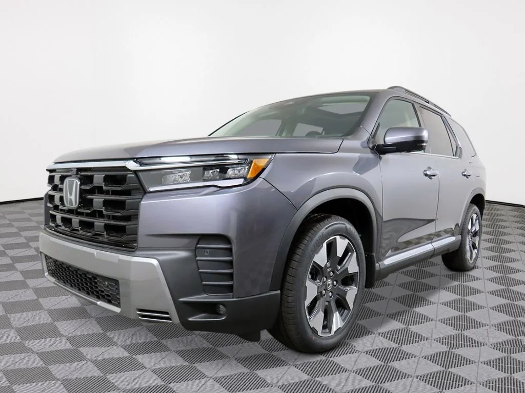 2026 Honda Pilot Touring AWD's photo