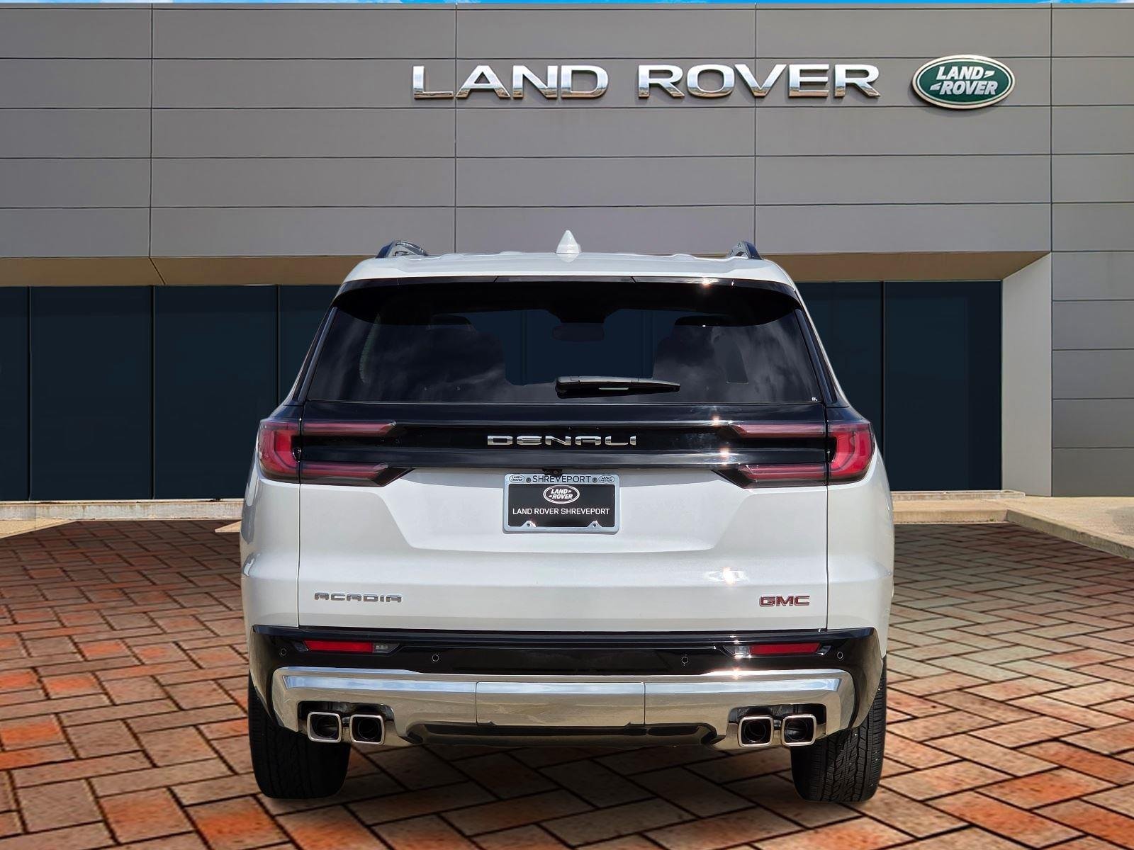 Used 2024 White Frost Tricoat GMC FWD Denali image 5