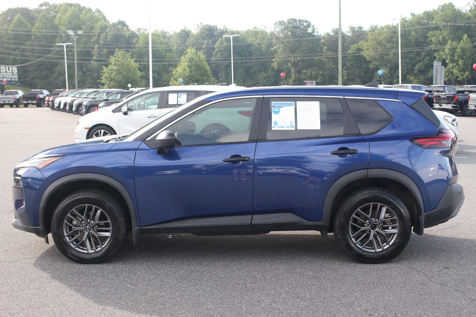 Used 2023 Blue Nissan S image 4