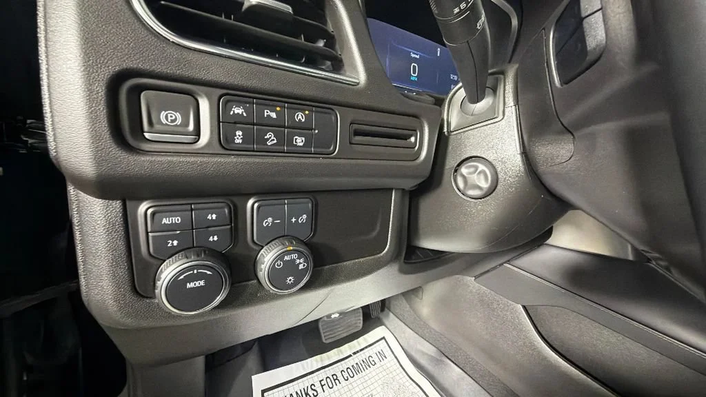 Used 2023 Black Chevrolet Z71 image 20