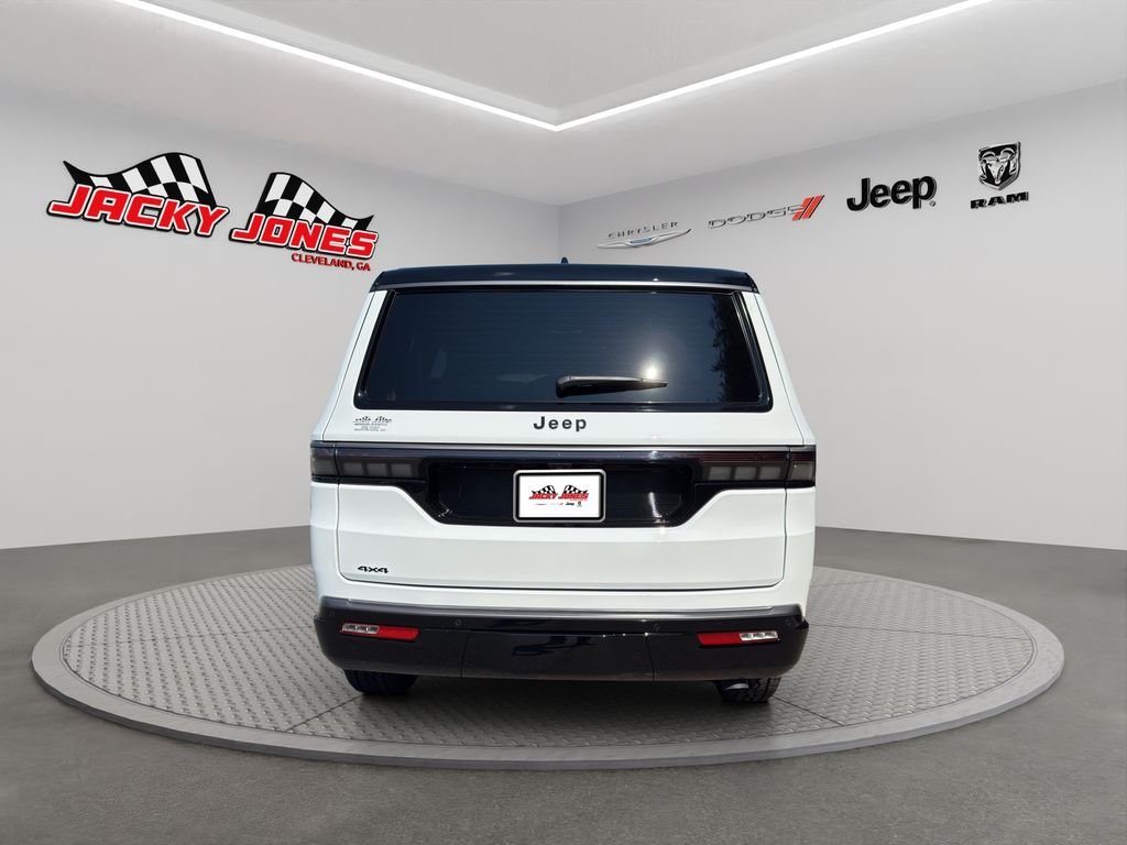 New 2026 Bright White Clear-Coat Exterior Paint Jeep Upland image 7