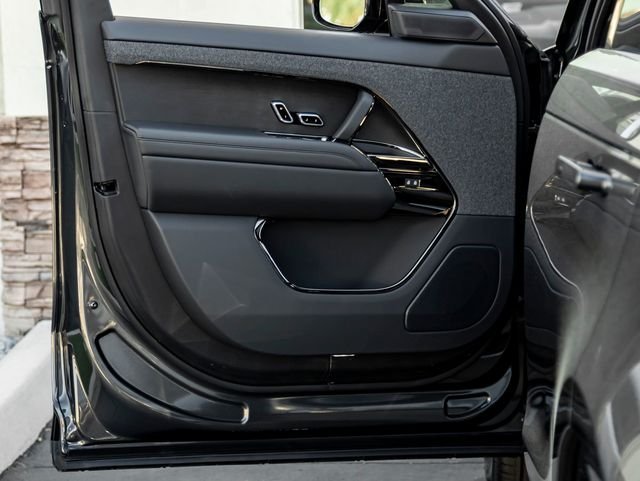 New 2026 Carpathian Grey LAND ROVER Dynamic SE image 12