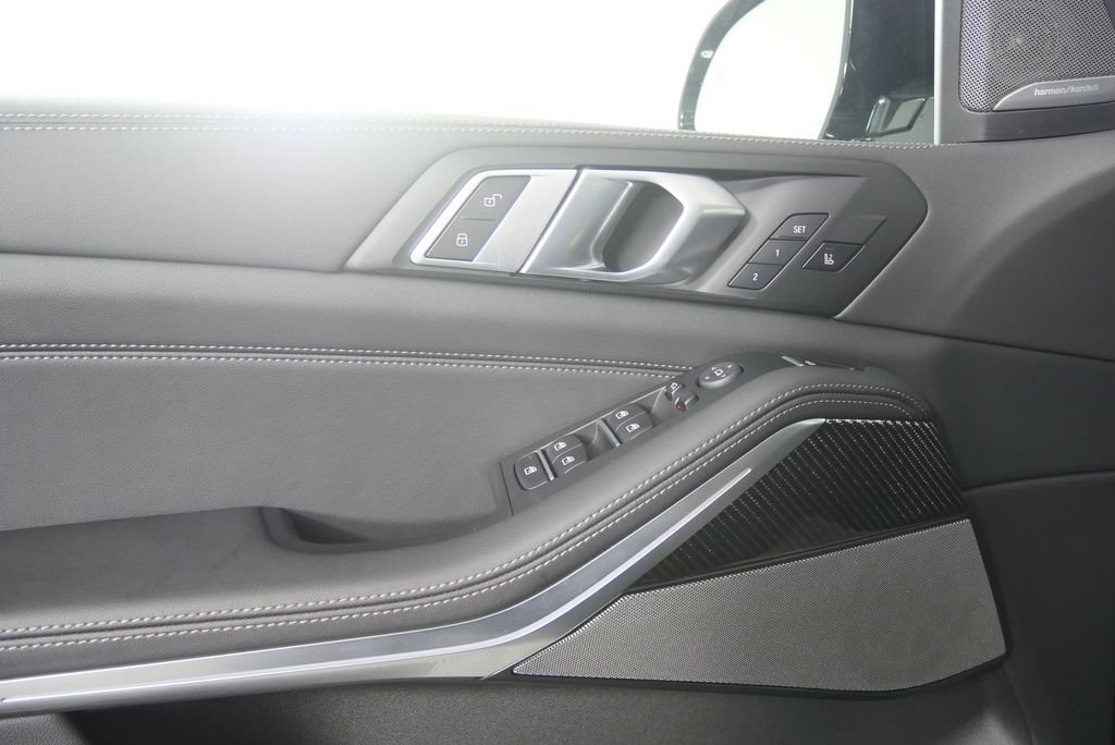 Certified Used 2026 Black Sapphire Metallic BMW M60i image 7