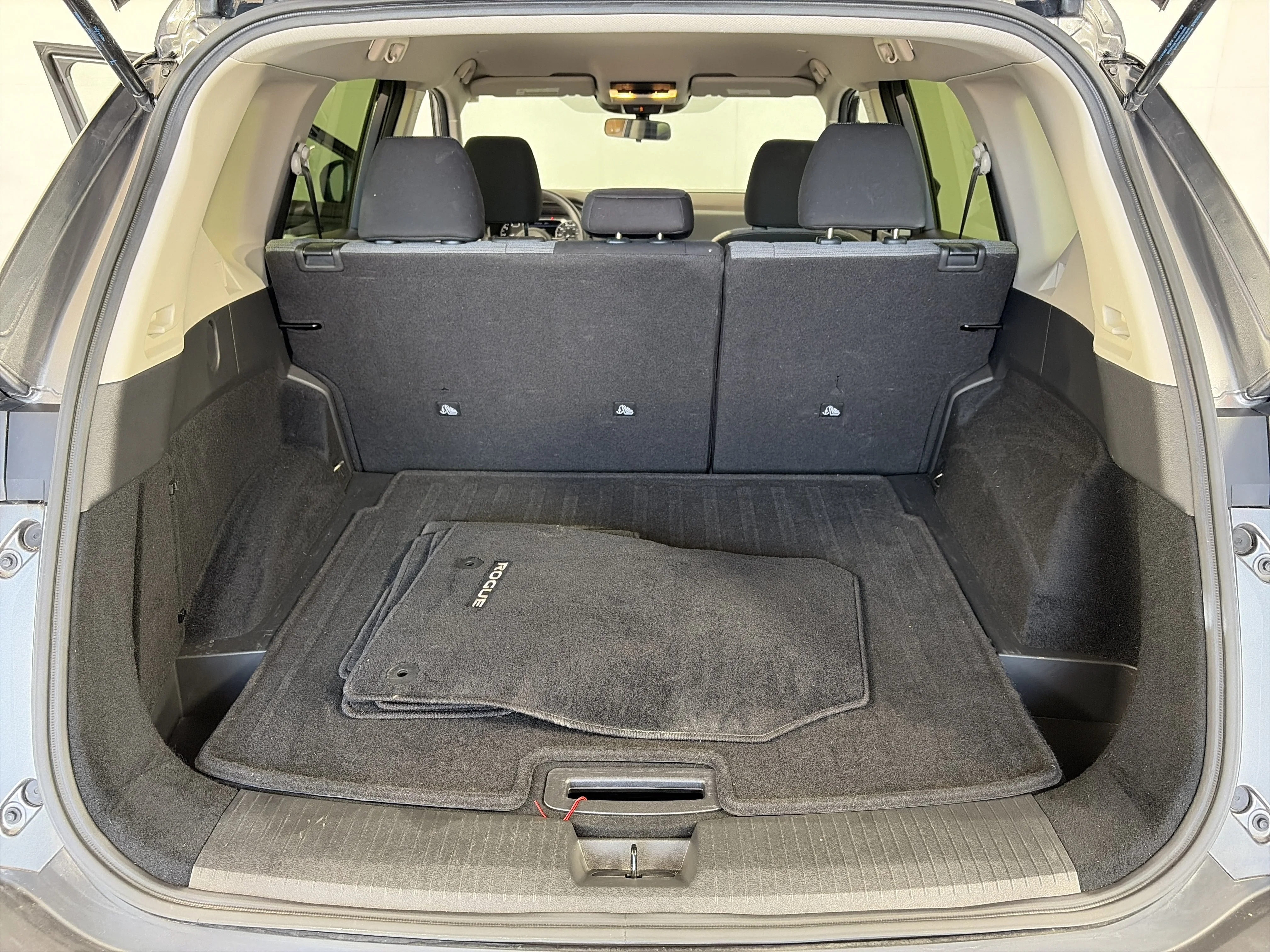 Used 2023 Gun Metallic Nissan SV image 15