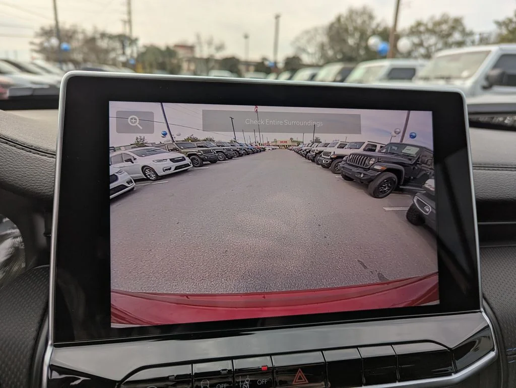 New 2026 Red Hot Pearlcoat Jeep Latitude image 26