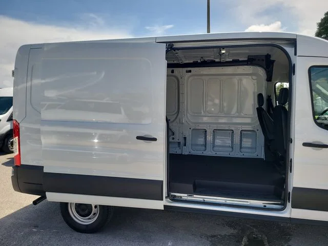 New 2026 Oxford White Ford Base image 14