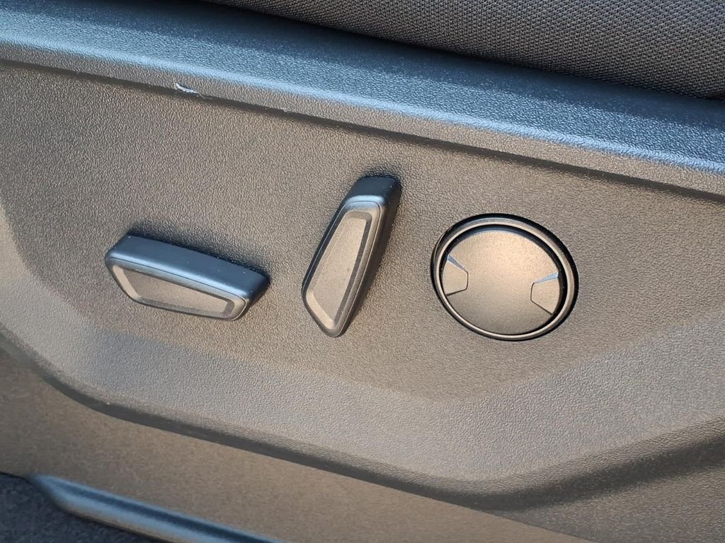 New 2026 Agate Black Metallic Ford XLT image 18