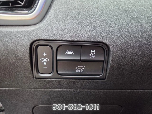 Used 2023 White Kia SX image 35