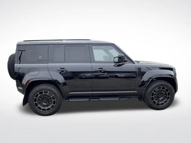 New 2026 Narvik Black Land Rover OCTA Black image 9